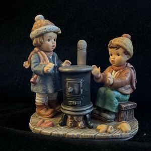 “Cozy Corner” Berta Hummel